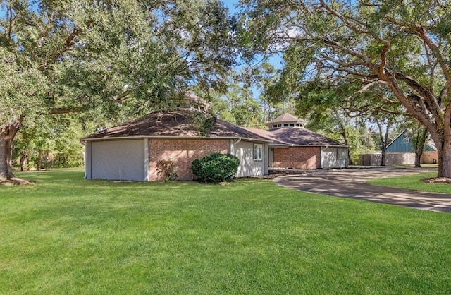 view of front of house with a front yard