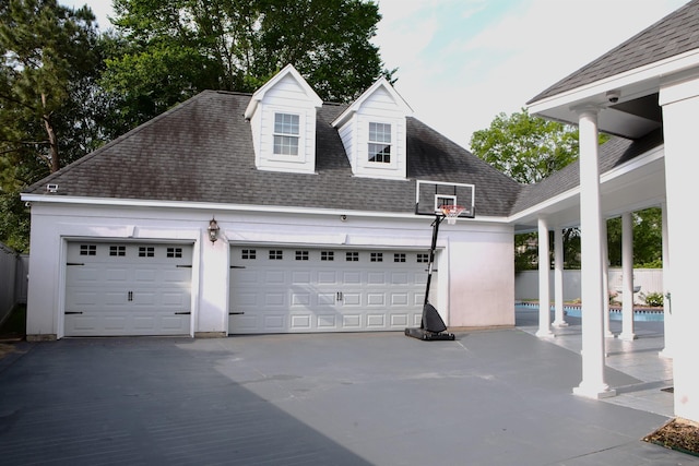 5065 Oakmont Dr, Beaumont, TX 77706 - garage with driveway