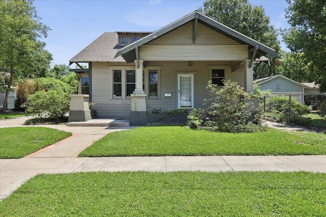 507 Orange Ave, Orange, TX 77630 - bungalow featuring covered porch