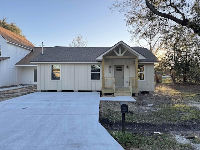 view of front of property