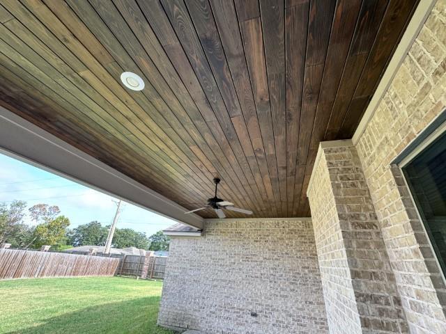 details featuring ceiling fan