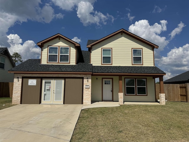 view of front of home featuring a front yard