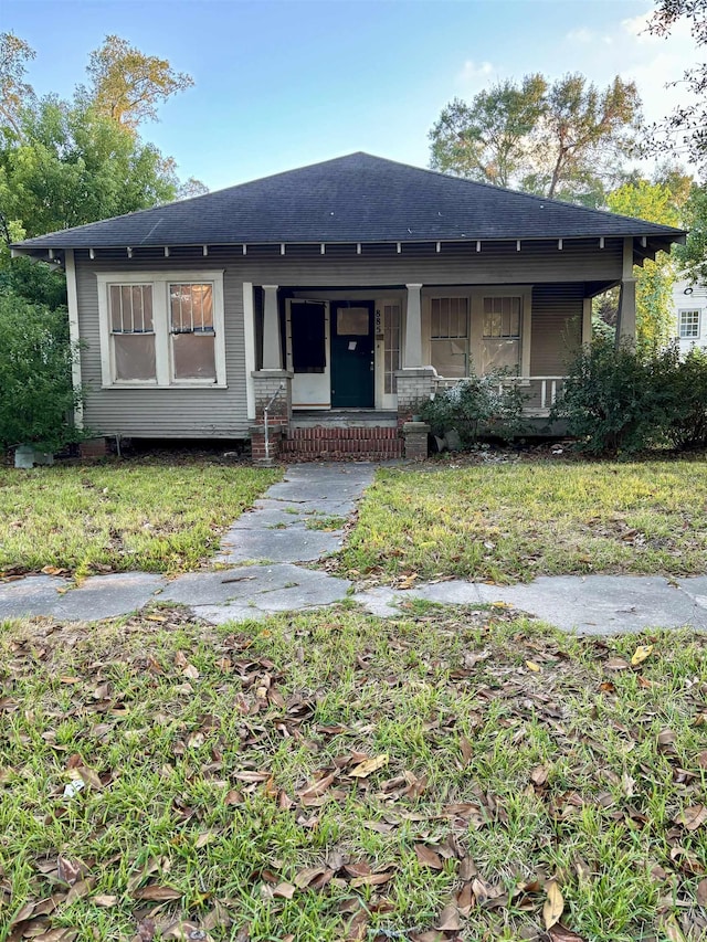 view of front facade featuring covered porch