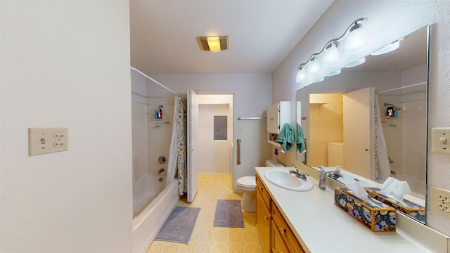 1005 Black Walnut Ln, Jasper, TX 75951 - bathroom featuring vanity, shower / tub combo with curtain, wood finished floors, and toilet