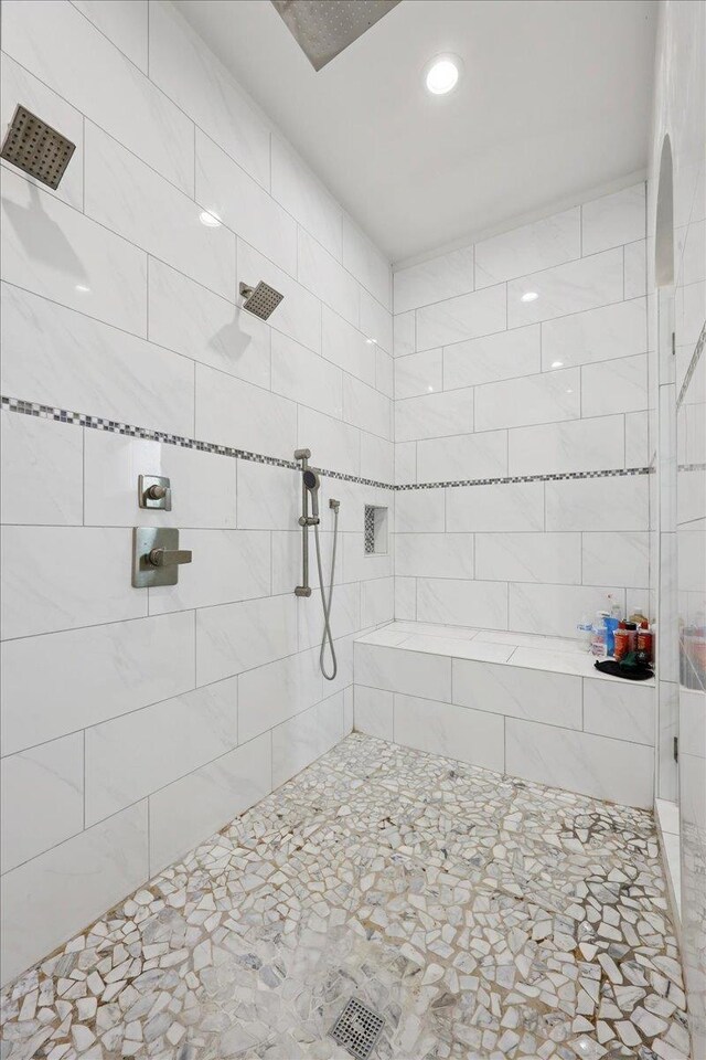 3730 Loblolly Trl, Beaumont, TX 77713 - full bath with tiled shower and recessed lighting