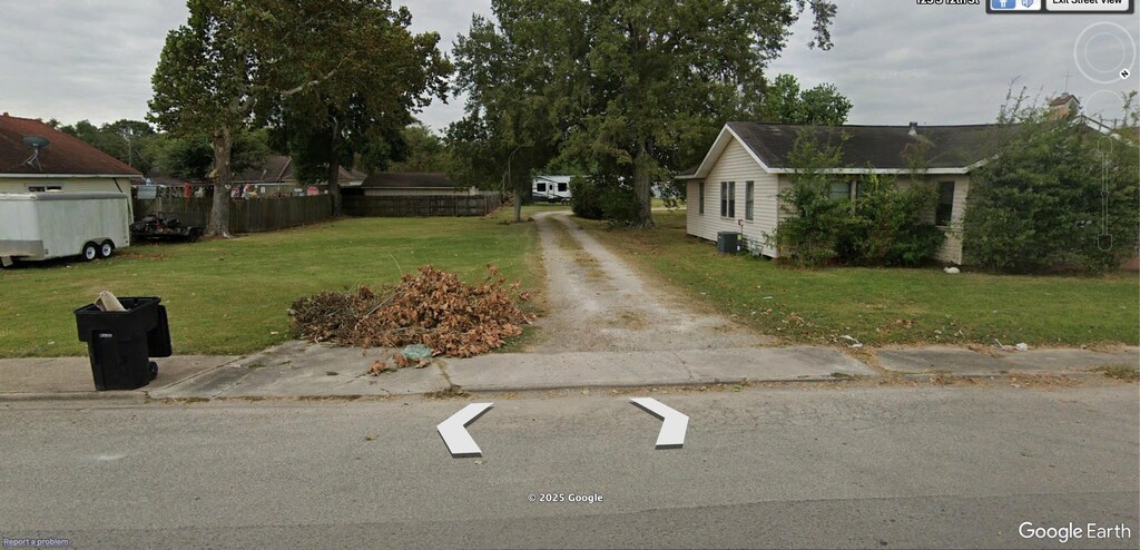 124 S 12th St, Nederland, TX 77627 - photo 1