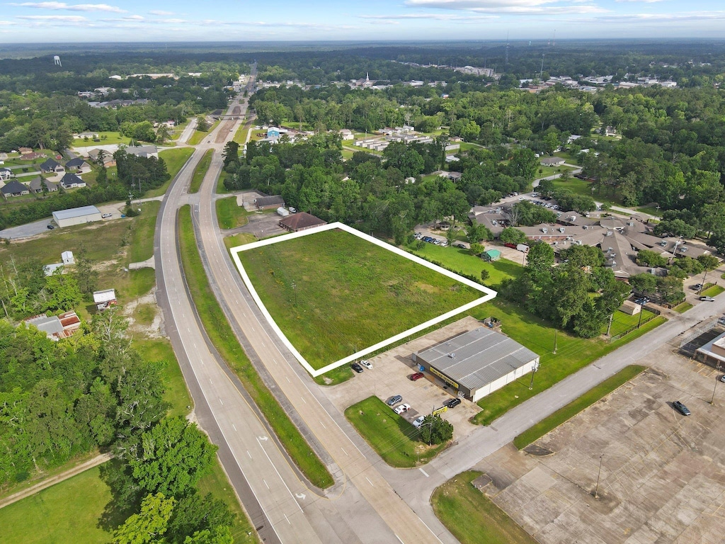 000 E 327, Silsbee, TX 77656