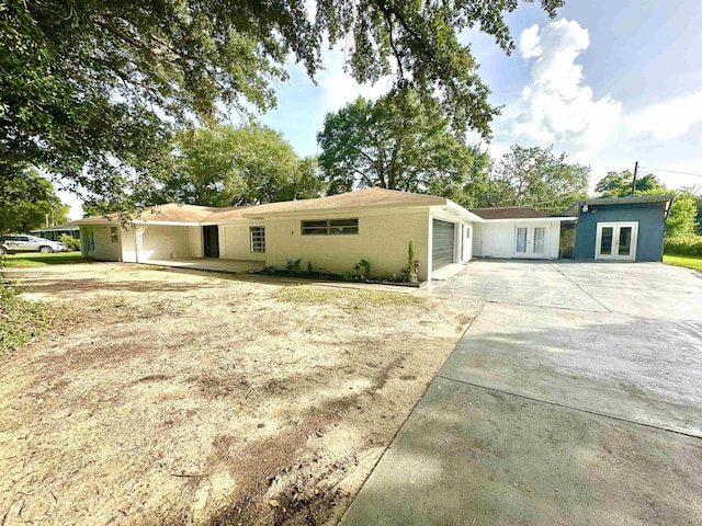3049 Canal Ave, Groves, TX 77619 - photo 1