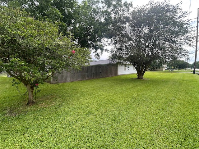 205 Turner Ln, Bridge City, TX 77611 - view of yard