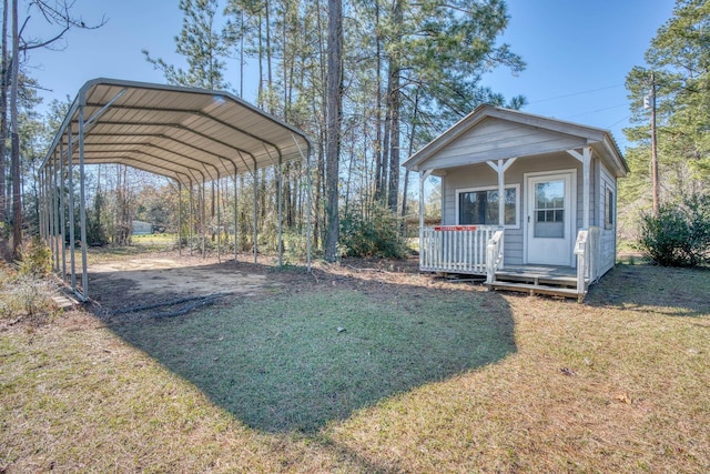 view of yard with a carport