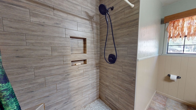 bathroom featuring a shower with curtain