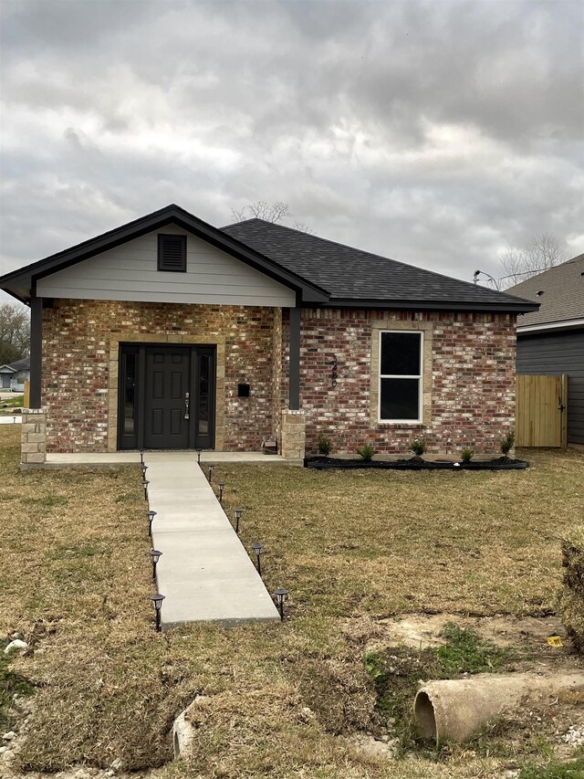 view of front of home featuring a porch