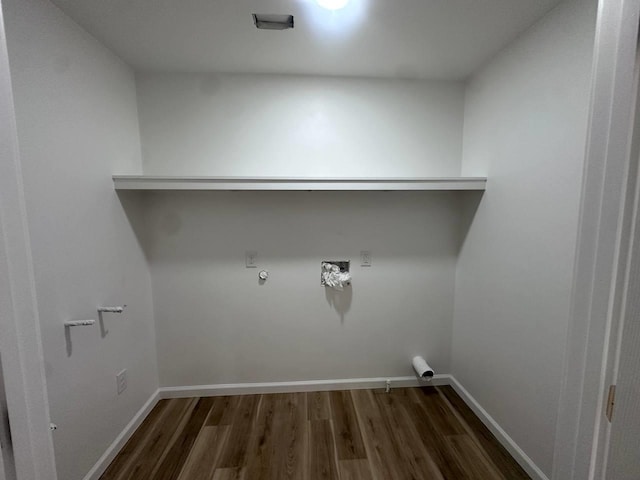 1117 W Dr, Port Neches, TX 77651 - laundry room with wood finished floors and baseboards