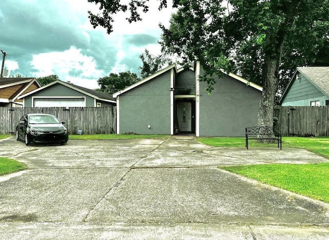 3870 Heatherwood Dr, Beaumont, TX 77706 - photo 1