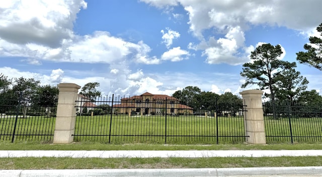 23 Estates Of Montclaire, Beaumont, TX 77706 - photo 2