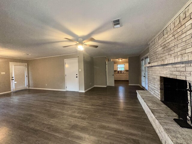 102 Ash Ln, Village Mills, TX 77663 - room details with backsplash and a sink