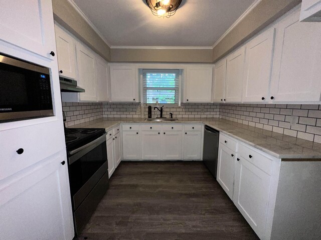 102 Ash Ln, Village Mills, TX 77663 - unfurnished living room with baseboards, ceiling fan, a brick fireplace, and visible vents
