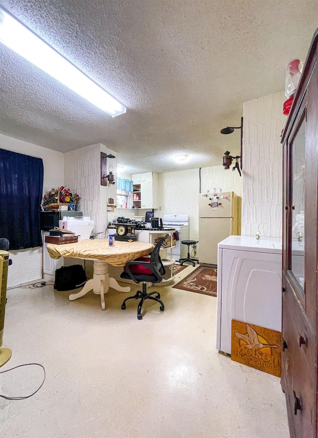 3832 W Park Ave, Orange, TX 77630 - office space with a textured ceiling