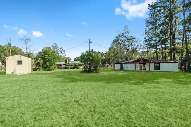 view of yard with a shed