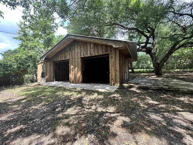 view of detached garage