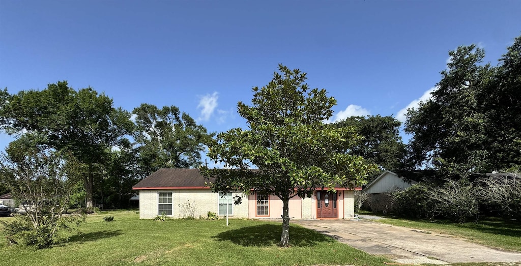 5822 Lantern Dr, Beaumont, TX 77713 - photo 1