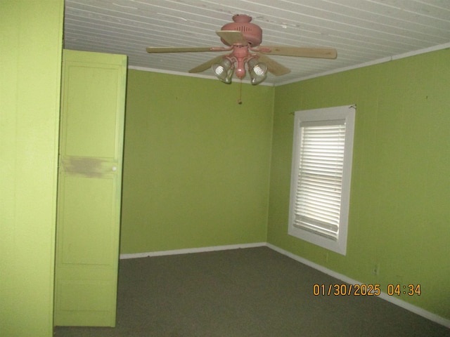 unfurnished room with ornamental molding and ceiling fan