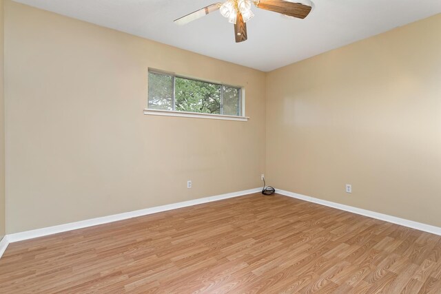 171 Ridgewood St, Bridge City, TX 77611 - empty room with light wood-style flooring, ceiling fan, and baseboards