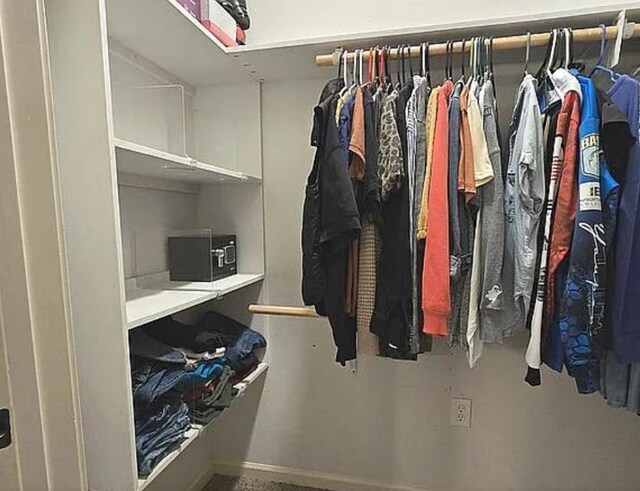 7090 Carroll Ln, Beaumont, TX 77713 - view of spacious closet
