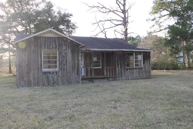 view of outdoor structure