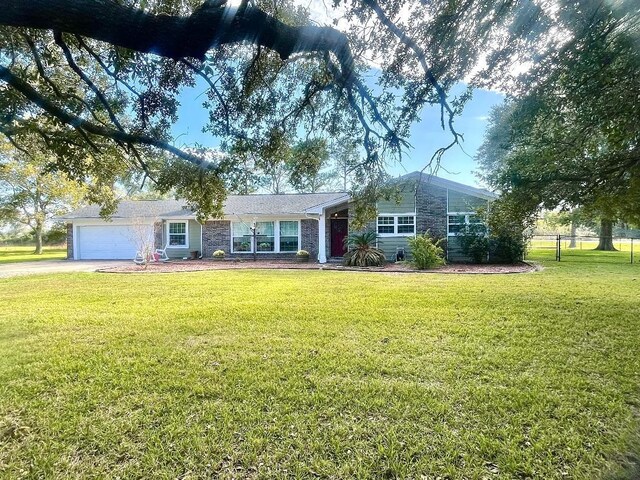 1013 W Buccaneer Dr, Winnie TX, 77665, 3 bedrooms, 3 baths house for sale