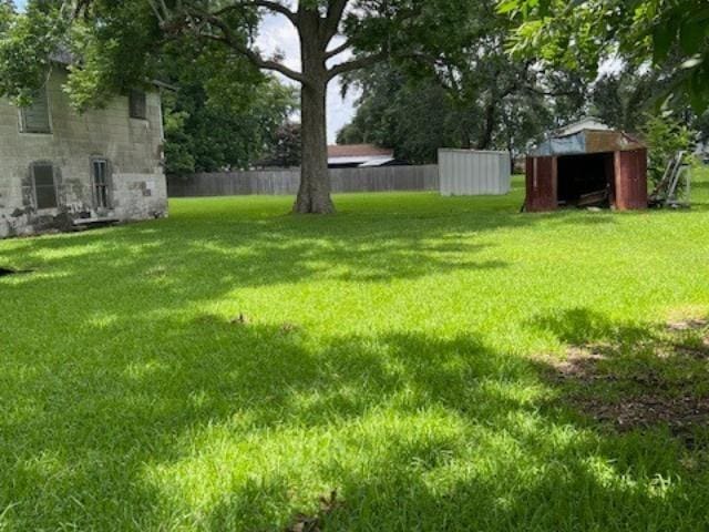 825 Llano St, Port Neches, TX 77651 - photo 2