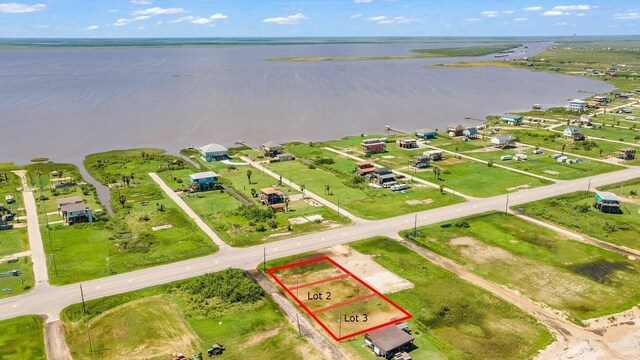988 Mae St, Gilchrist, TX 77617