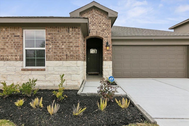 view of front facade with a garage