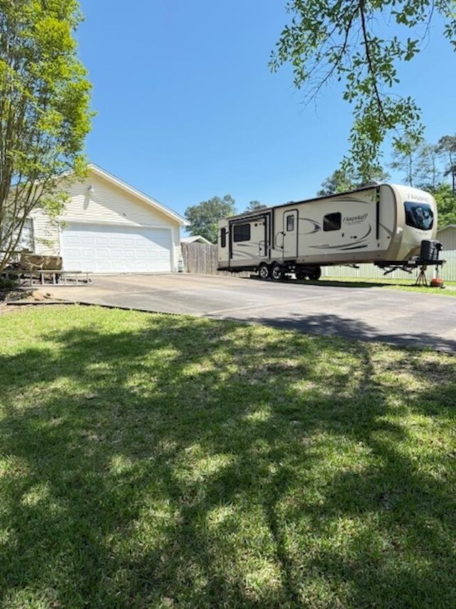 215 Wildwood Dr, Village Mills, TX 77663 - view of yard featuring fence