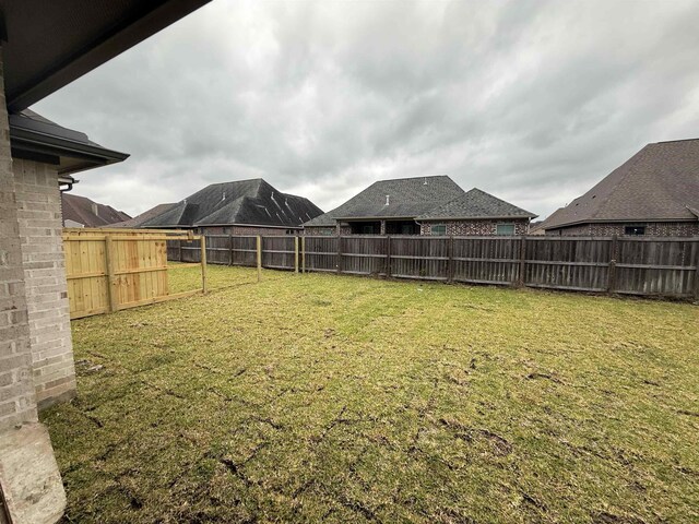 3547 Lily Ln, Beaumont, TX 77713 - view of yard