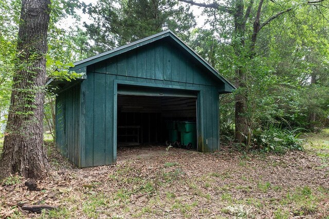 334 Pinehurst Dr, Sour Lake, TX 77659 - view of outdoor structure featuring an outdoor structure