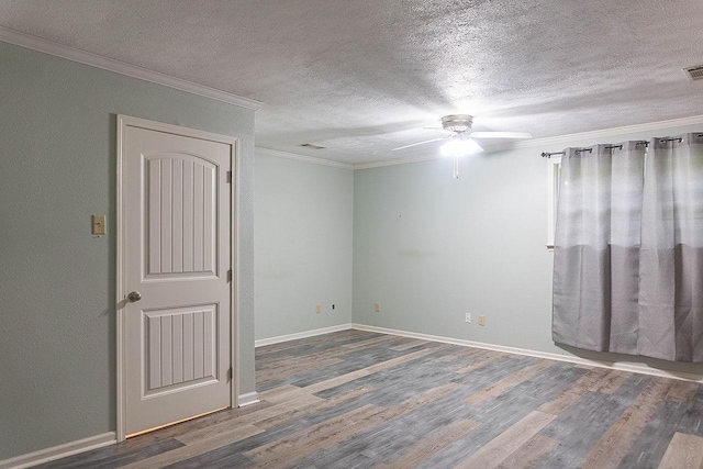 334 Pinehurst Dr, Sour Lake, TX 77659 - spare room featuring a textured ceiling, ceiling fan, wood finished floors, ornamental molding, and baseboards