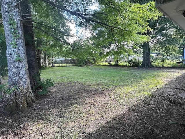 850 Orange St, Vidor, TX 77662 - view of yard