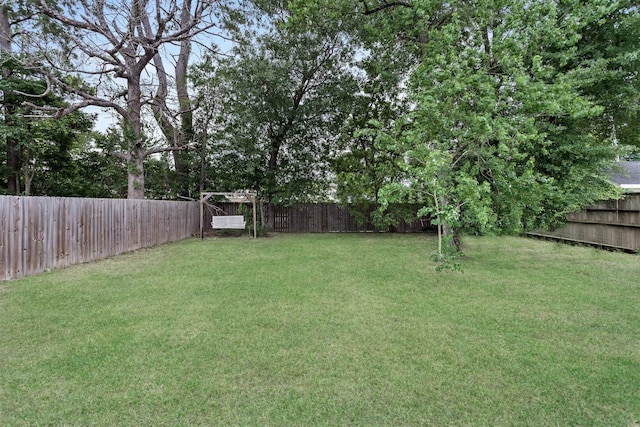 125 Needles, Vidor, TX 77662 - view of yard