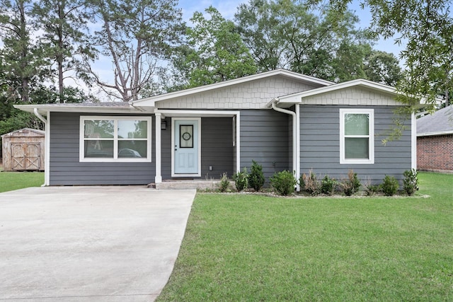 125 Needles, Vidor, TX 77662 - single story home with a front yard and concrete driveway