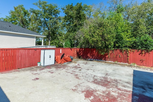 1007 Ewing St, Beaumont, TX 77701 - view of patio featuring a fenced backyard