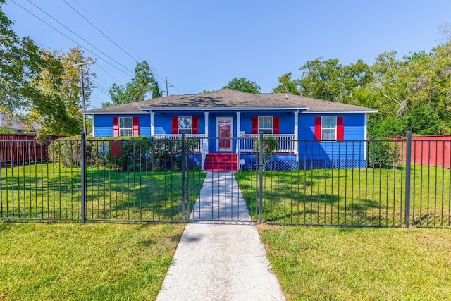 1007 Ewing St, Beaumont, TX 77701 - bungalow with a porch and a gate