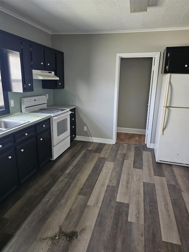 kitchen with a textured ceiling, white appliances, crown molding, sink, and dark hardwood / wood-style floors