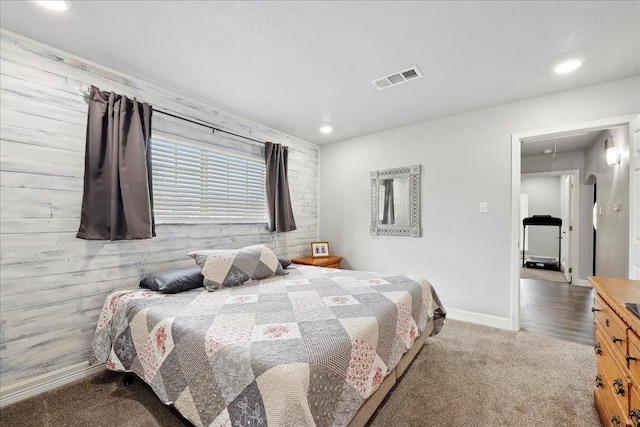 bedroom featuring visible vents, baseboards, attic access, carpet flooring, and recessed lighting