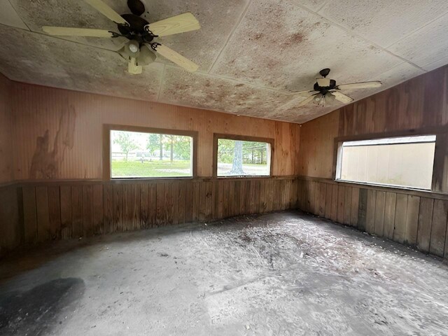 849 Dillon Dr, Silsbee, TX 77656 - spare room featuring plenty of natural light and a ceiling fan