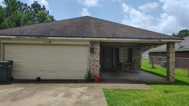 2945 Wilson St, Beaumont, TX 77703 - view of front of property featuring a shingled roof