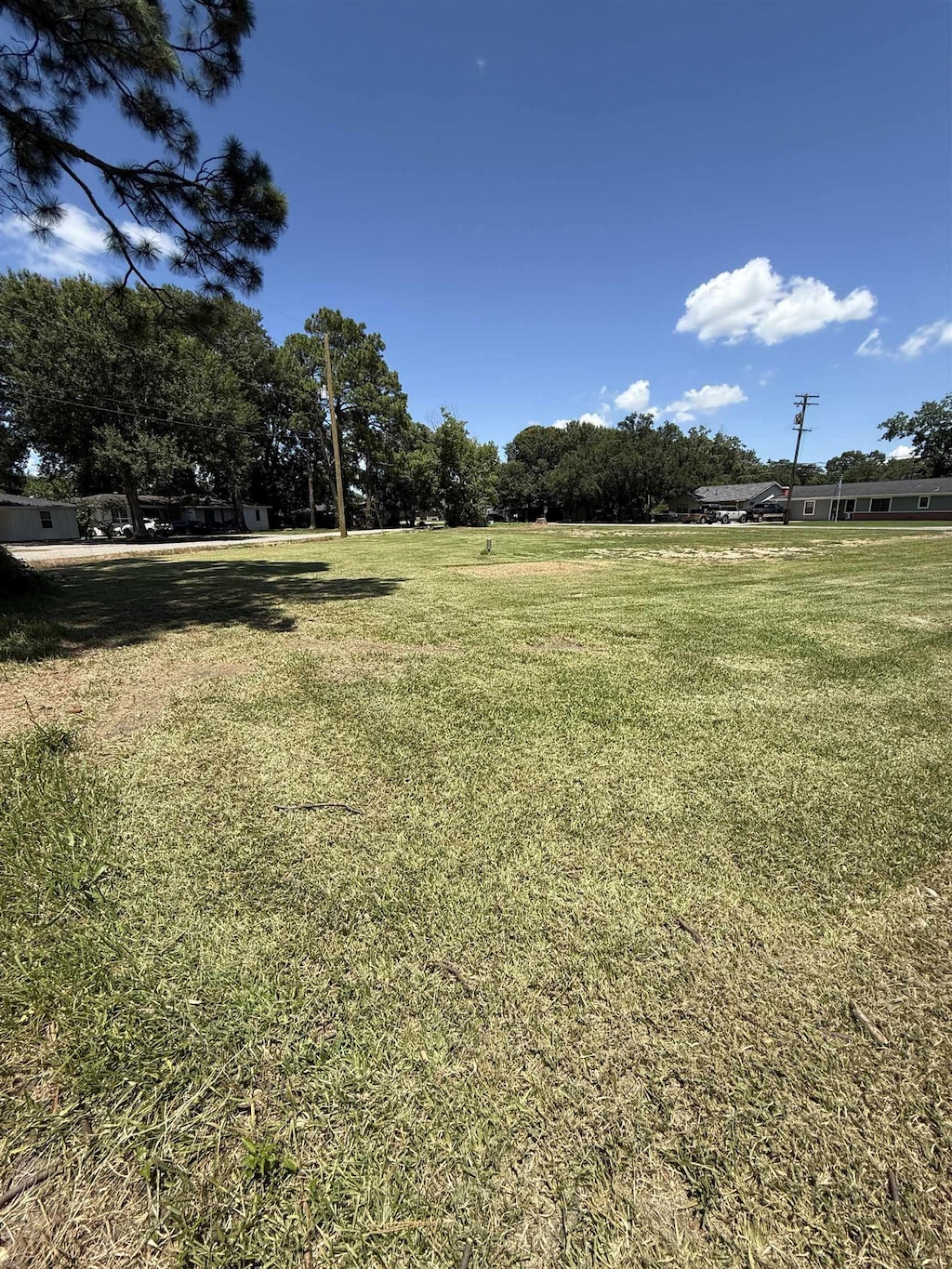 2006 5th St, Port Neches, TX 77651 - photo 2