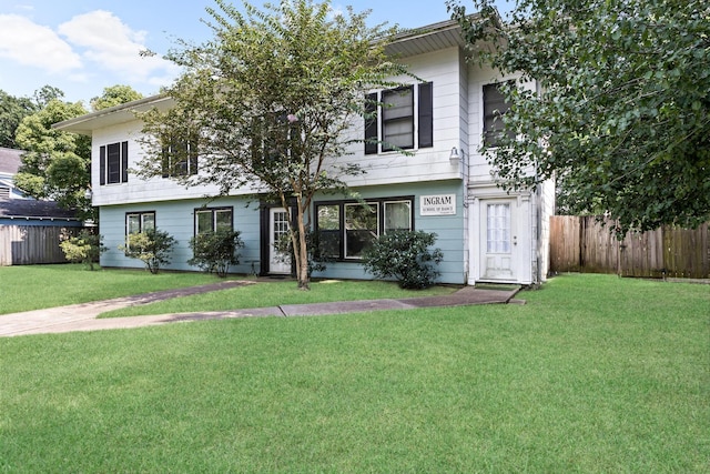 view of front of property with a front yard