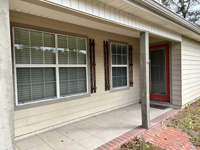 entrance to property with covered porch