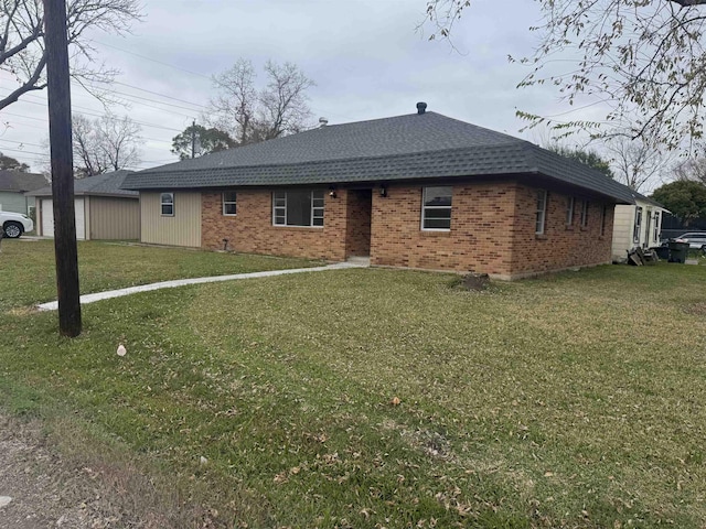 ranch-style home with a front yard